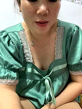 Snapshot of Baby-bigtits chatting on November 5, 2025, 3:01 pm Baby-bigtits online show from November 5, 2025, 3:01 pm