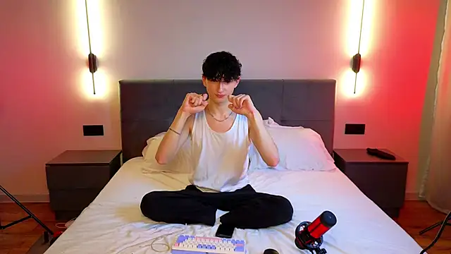 AmondCor online show from September 24, 2025, 1:14 pm