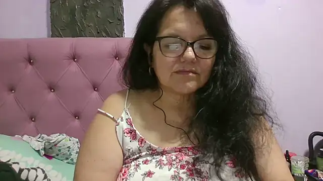 kassandra02 online show from June 5, 2026, 3:35 am