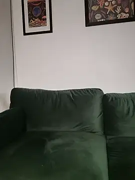 Redfloweer1 online show from February 16, 2025, 11:59 pm