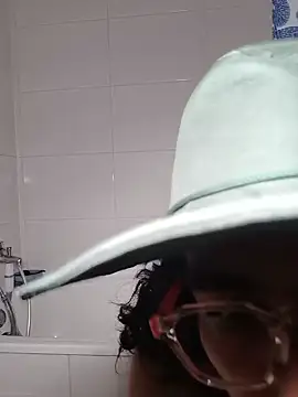 Redfloweer1 online show from February 26, 2025, 4:45 pm