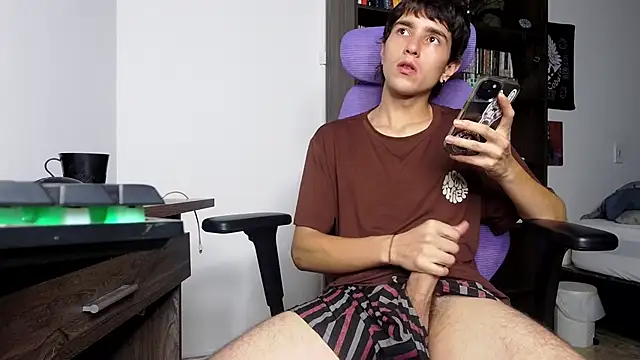 alex connorr online show from October 9, 2025, 3:59 am