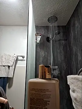 Snapshot of bibananaman chatting on October 29, 2025, 9:27 pm bibananaman online show from October 29, 2025, 9:27 pm