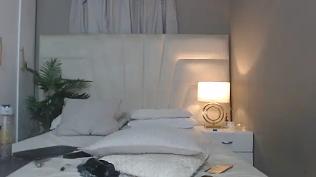 naughtyblackdolie online show from November 29, 2025, 7:50 pm