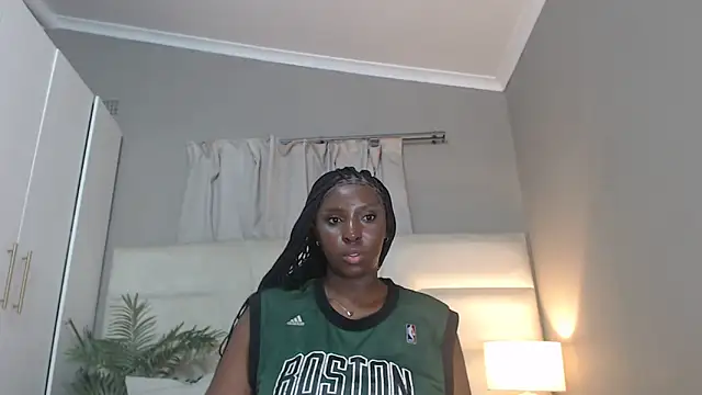 Snapshot of naughtyblackdolie chatting on April 18, 2026, 8:09 pm naughtyblackdolie online show from April 18, 2026, 8:09 pm