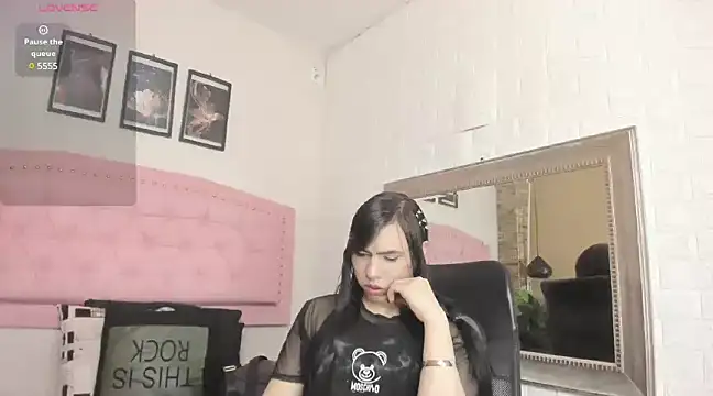 diosagolden online show from February 27, 2025, 9:04 pm