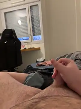 Snapshot of aquarium2345 chatting on February 3, 2025, 5:03 pm aquarium2345 online show from February 3, 2025, 5:03 pm