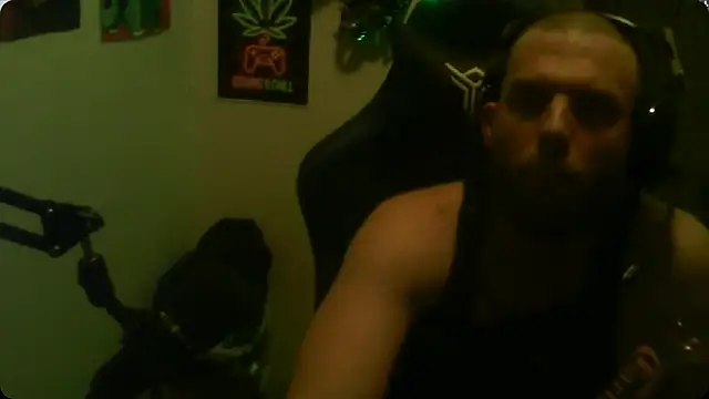 GeneralXMillyX online show from October 14, 2025, 7:20 am