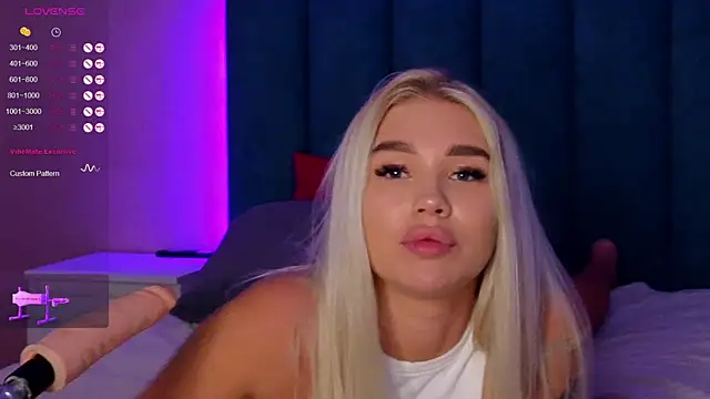 DreamPussyy online show from February 17, 2025, 7:15 am