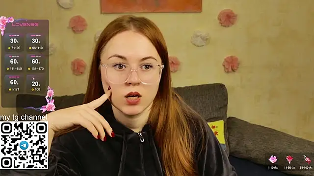 Lila Pitt online show from March 10, 2025, 8:12 pm