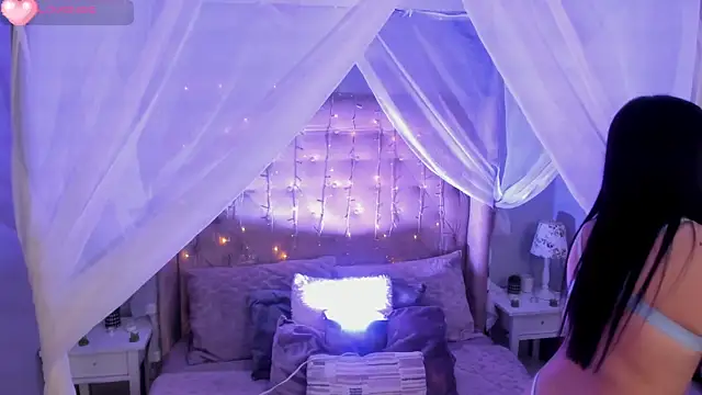 Hanna  Becker  online show from March 7, 2025, 3:40 am