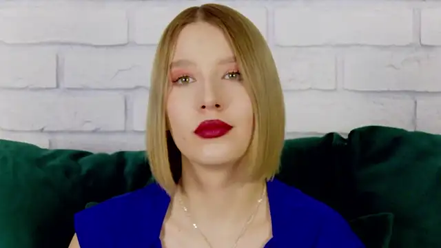 LiliLinn online show from February 24, 2025, 8:17 am