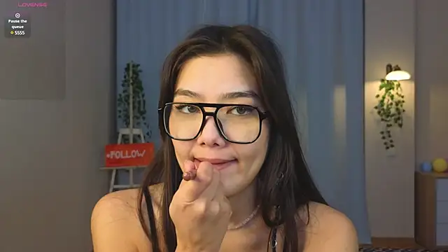 EmmaFisherf online show from February 13, 2025, 4:17 pm