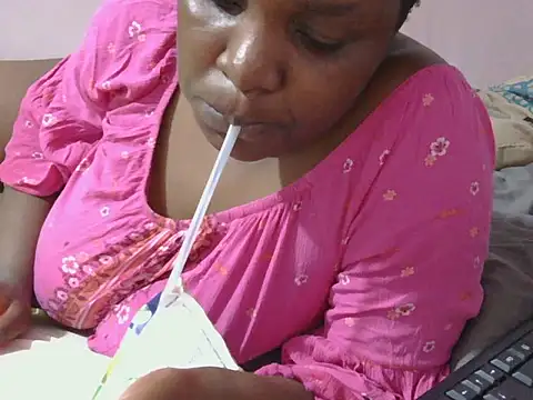 pretty dimplegirl online show from April 20, 2026, 6:31 pm