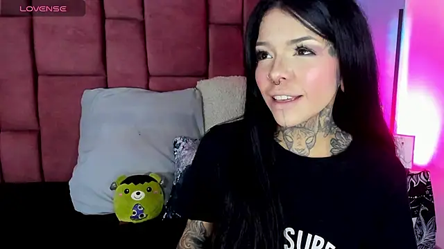 NinaInk online show from February 20, 2025, 11:42 am