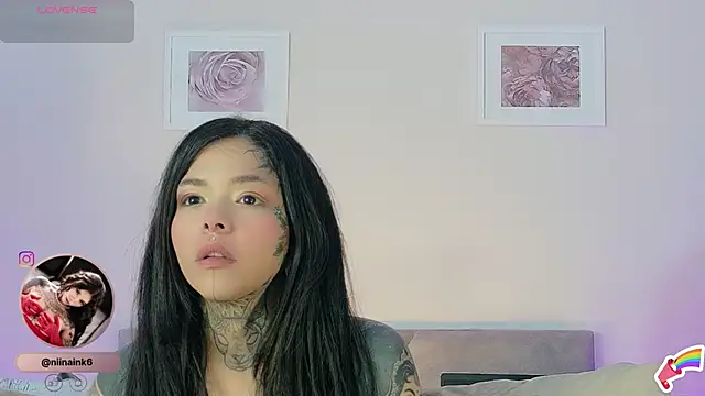 NinaInk online show from November 18, 2025, 12:20 pm