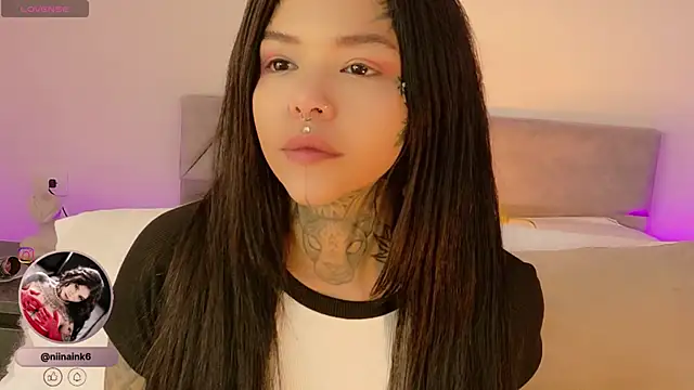 NinaInk online show from November 20, 2025, 12:05 pm