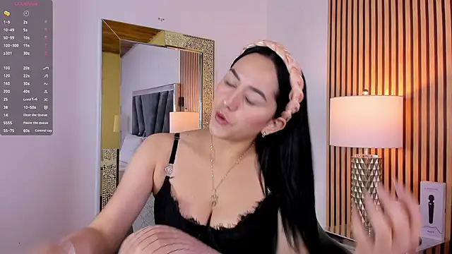 hazel ross tcw online show from January 25, 2025, 1:41 pm