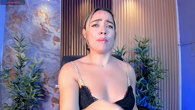 Alessia Taylorr online show from September 30, 2025, 12:32 pm