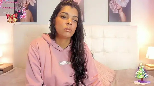 Sweetdreamses  online show from December 29, 2024, 12:23 pm