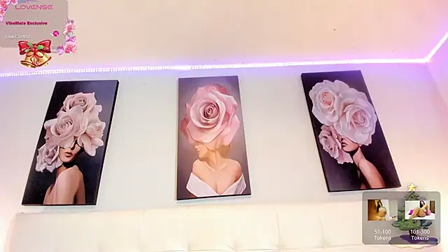 Sweetdreamses  online show from December 30, 2024, 3:24 pm