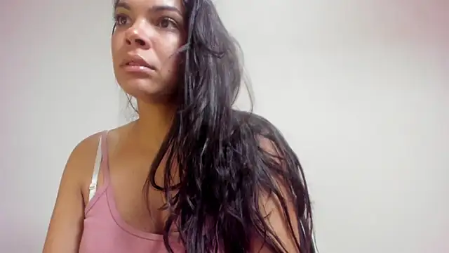 Sweetdreamses  online show from February 25, 2025, 1:28 pm