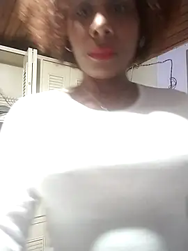 Camille rose  online show from October 9, 2025, 9:35 pm