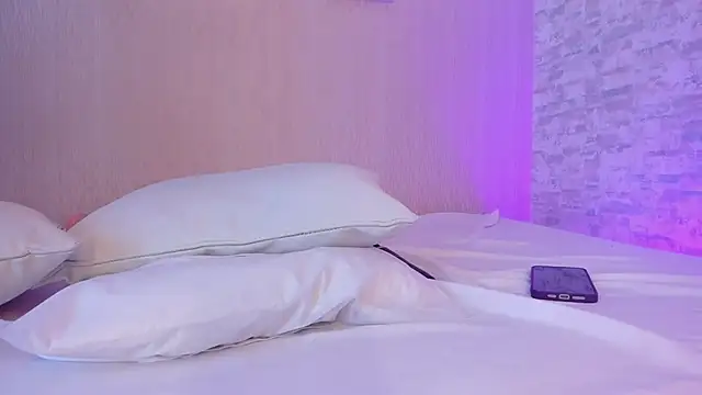 ellamontoya online show from February 14, 2025, 7:28 am