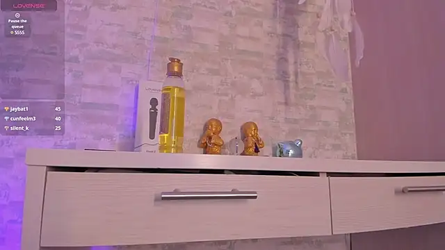 ellamontoya online show from March 2, 2025, 7:21 am