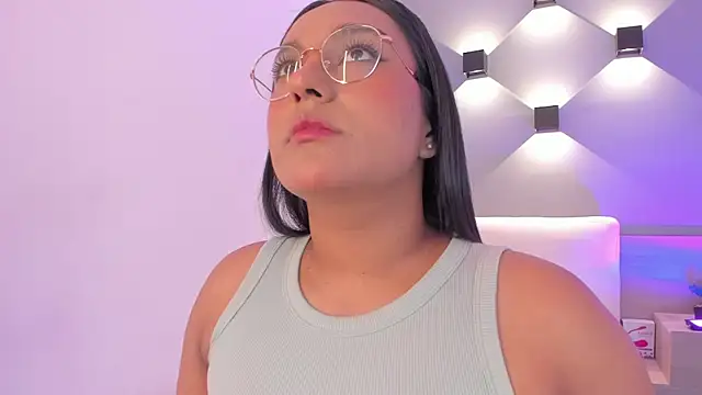 ellamontoya online show from March 17, 2025, 5:12 am