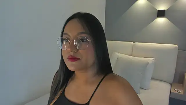 ellamontoya online show from September 18, 2025, 11:12 am