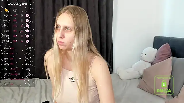 miissblonde online show from March 13, 2025, 8:37 am