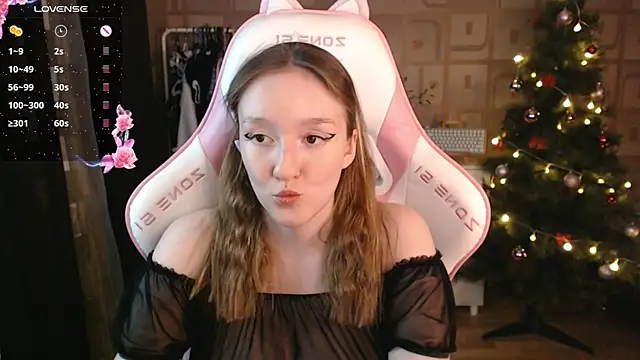 MoonlishSiren online show from December 17, 2024, 7:37 pm