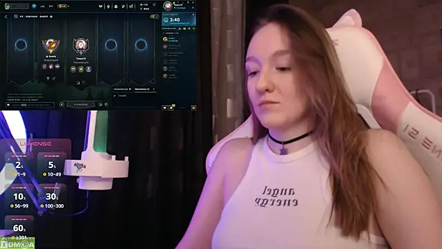 MoonlishSiren online show from February 26, 2025, 8:11 pm