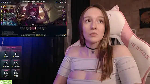 MoonlishSiren online show from March 21, 2025, 10:17 pm