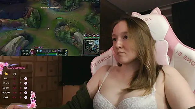 MoonlishSiren online show from September 15, 2025, 7:03 pm