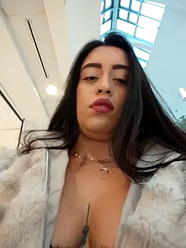 Snapshot of Freyja300 chatting on December 16, 2025, 10:42 am Freyja300 online show from December 16, 2025, 10:42 am