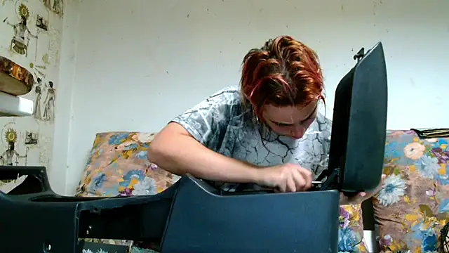 Sophie Bell online show from June 11, 2026, 6:06 pm
