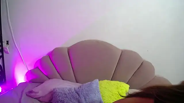 your little naughty1 online show from November 28, 2025, 3:09 am