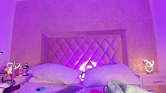 MelodyBliss online show from January 3, 2025, 4:22 am