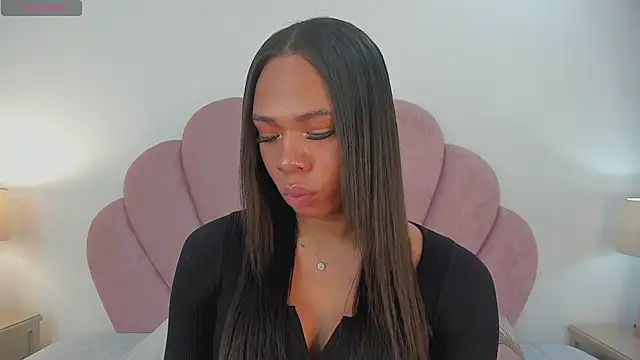 Nicole Paradise online show from March 19, 2025, 1:07 pm