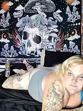 Trans Girl next door420 online show from October 5, 2025, 5:22 pm