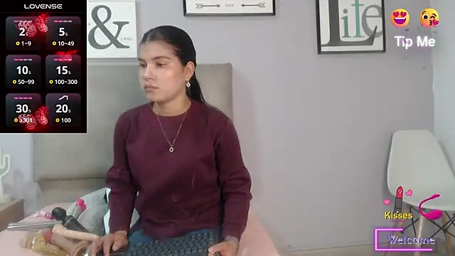 Snapshot of SophiaMeyerst chatting on June 30, 2026, 2:40 pm SophiaMeyerst online show from June 30, 2026, 2:40 pm