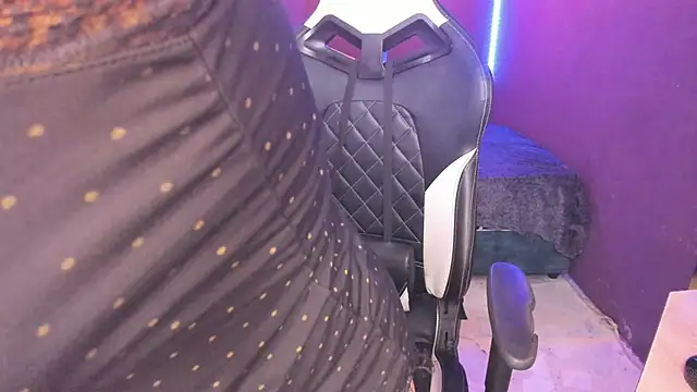 Cumming Tiffani online show from January 31, 2025, 8:12 pm