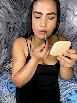 Cumming Tiffani online show from October 27, 2025, 1:04 pm