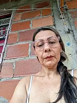 Mia-funny20 online show from June 4, 2026, 8:59 pm