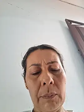 Snapshot of Mia-funny20 chatting on June 19, 2026, 2:10 pm Mia-funny20 online show from June 19, 2026, 2:10 pm