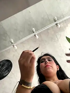 emma  cute   online show from October 10, 2025, 11:31 am