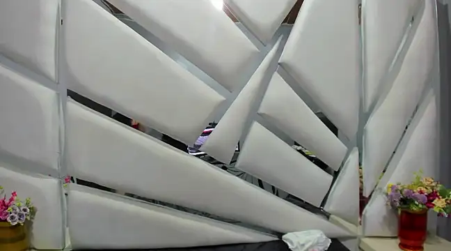 Aurora 18 online show from March 18, 2025, 8:59 pm