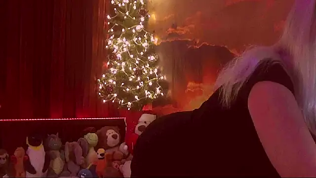 MoniCutex online show from December 29, 2024, 3:22 am
